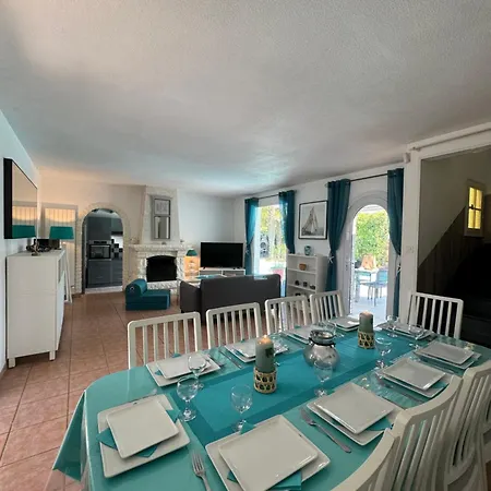 Oasis De Serenite Avec Piscine Дом отдыха *